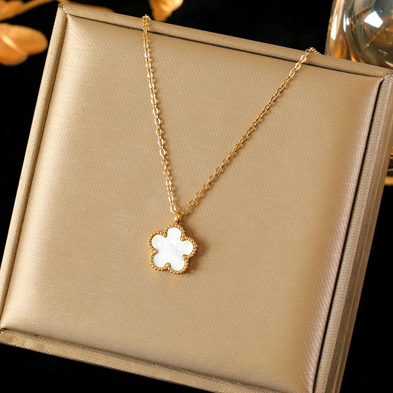 Snug Vibe™ Five-Leaf Clover Pendant Necklace