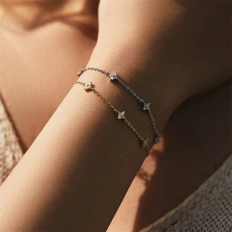 Snug Vibe™ Crystal Flower Bracelet