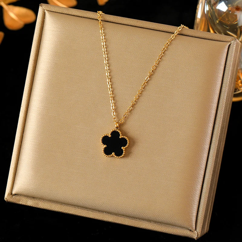 Snug Vibe™ Five-Leaf Clover Pendant Necklace