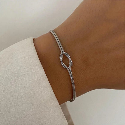 Snug Vibe™ Snake Chain Knot Bracelet